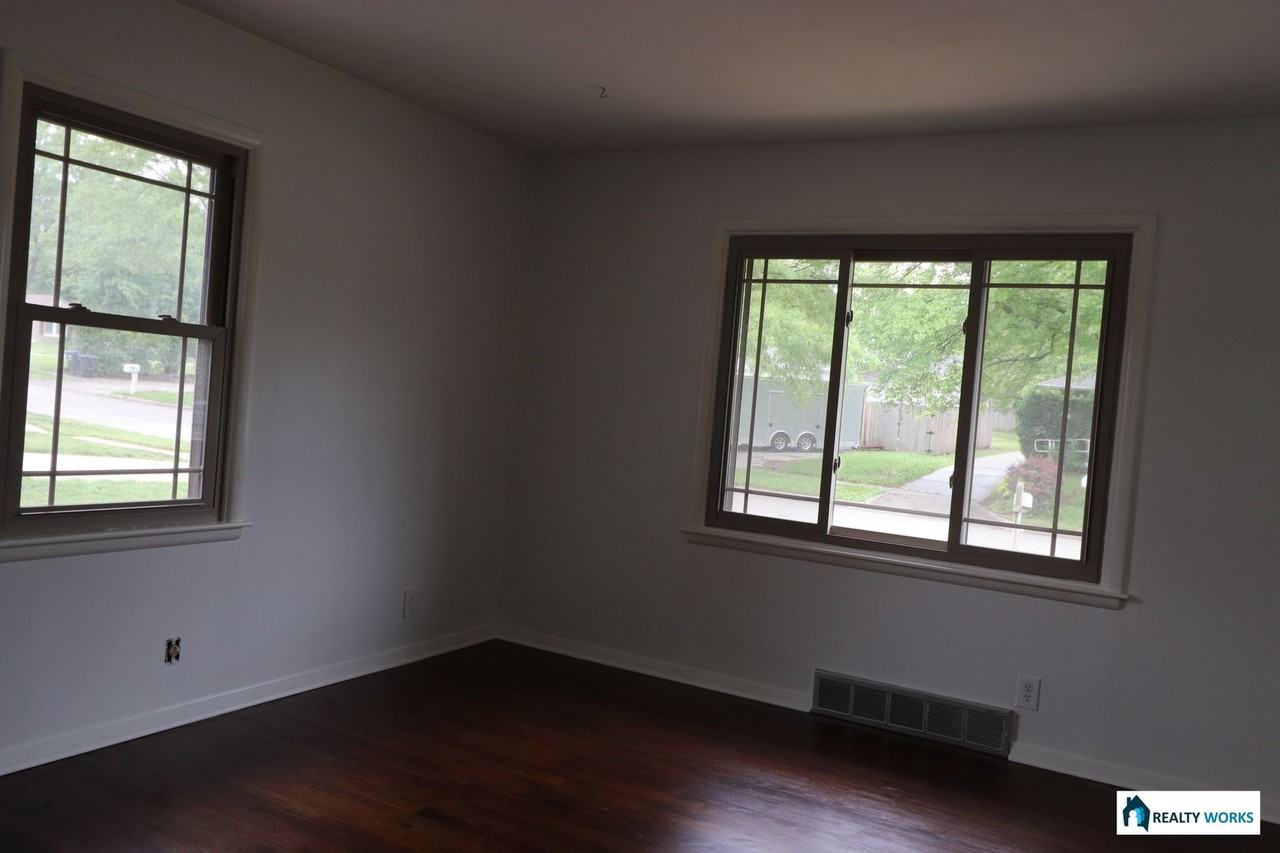 2131 S 57th St - Photo 5 of 18