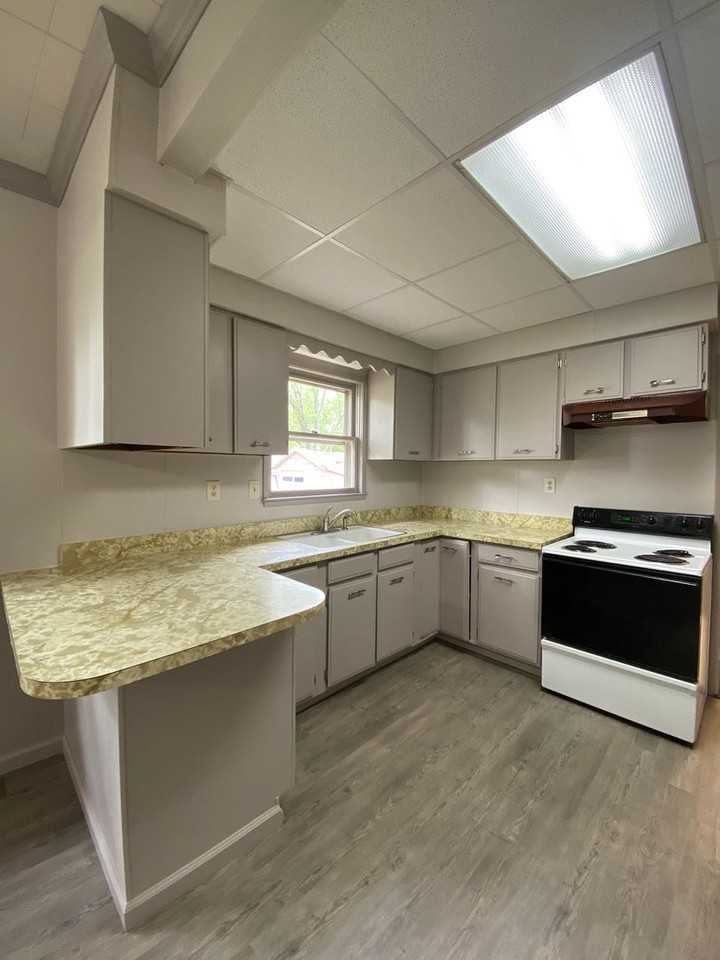 1127 Maple Row - Photo 2 of 12