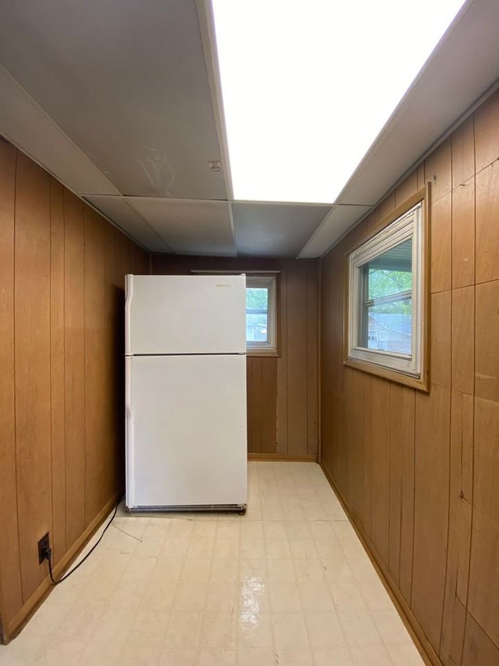 1127 Maple Row - Photo 4 of 12