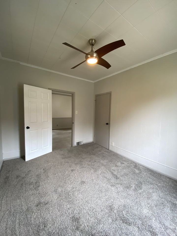 1127 Maple Row - Photo 6 of 12