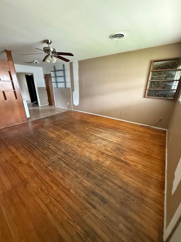 821 N Dwight St - Photo 2 of 24