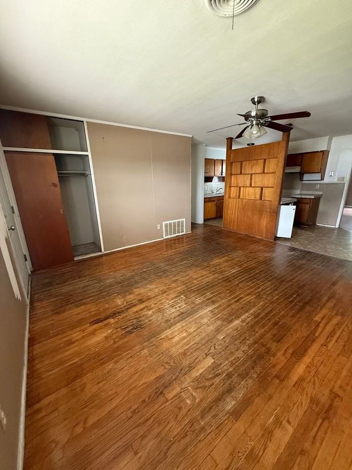 821 N Dwight St - Photo 3 of 24