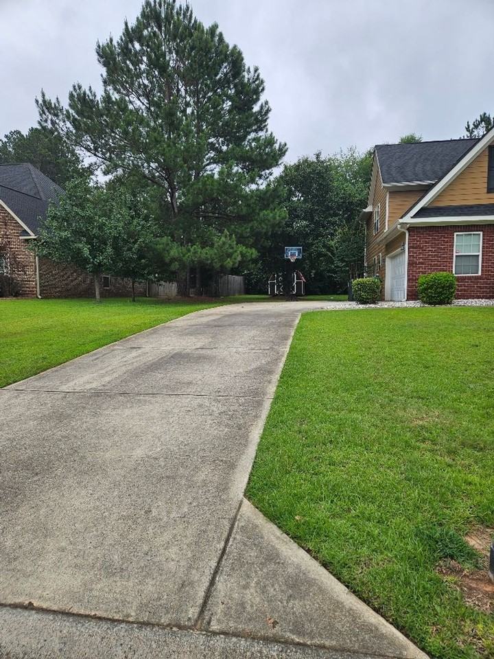 204 Bridgehampton Way - Photo 2 of 18