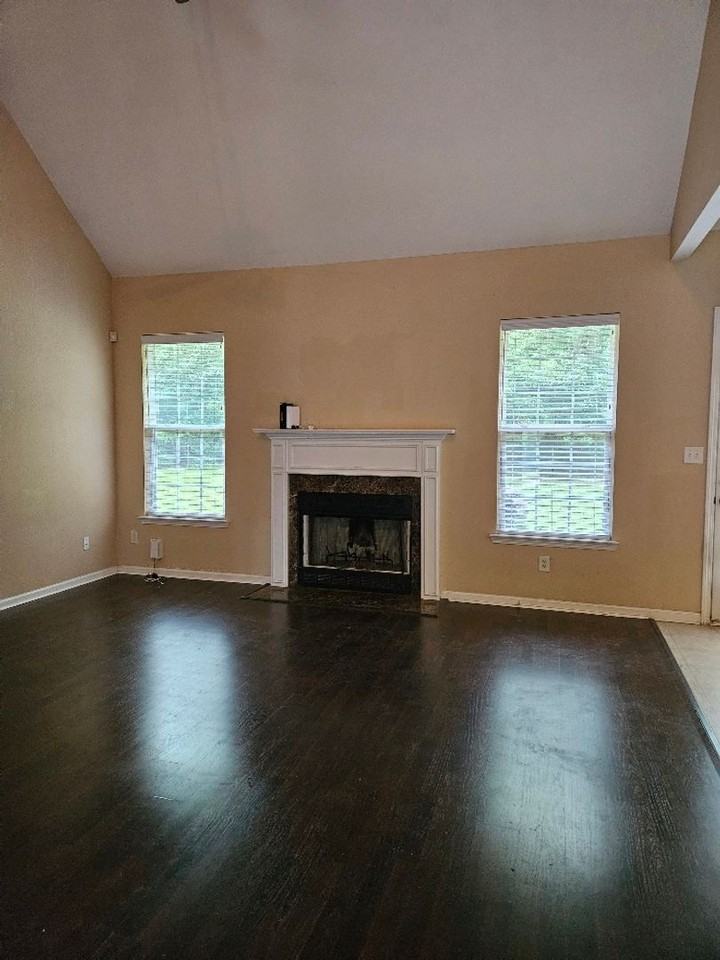 204 Bridgehampton Way - Photo 3 of 18