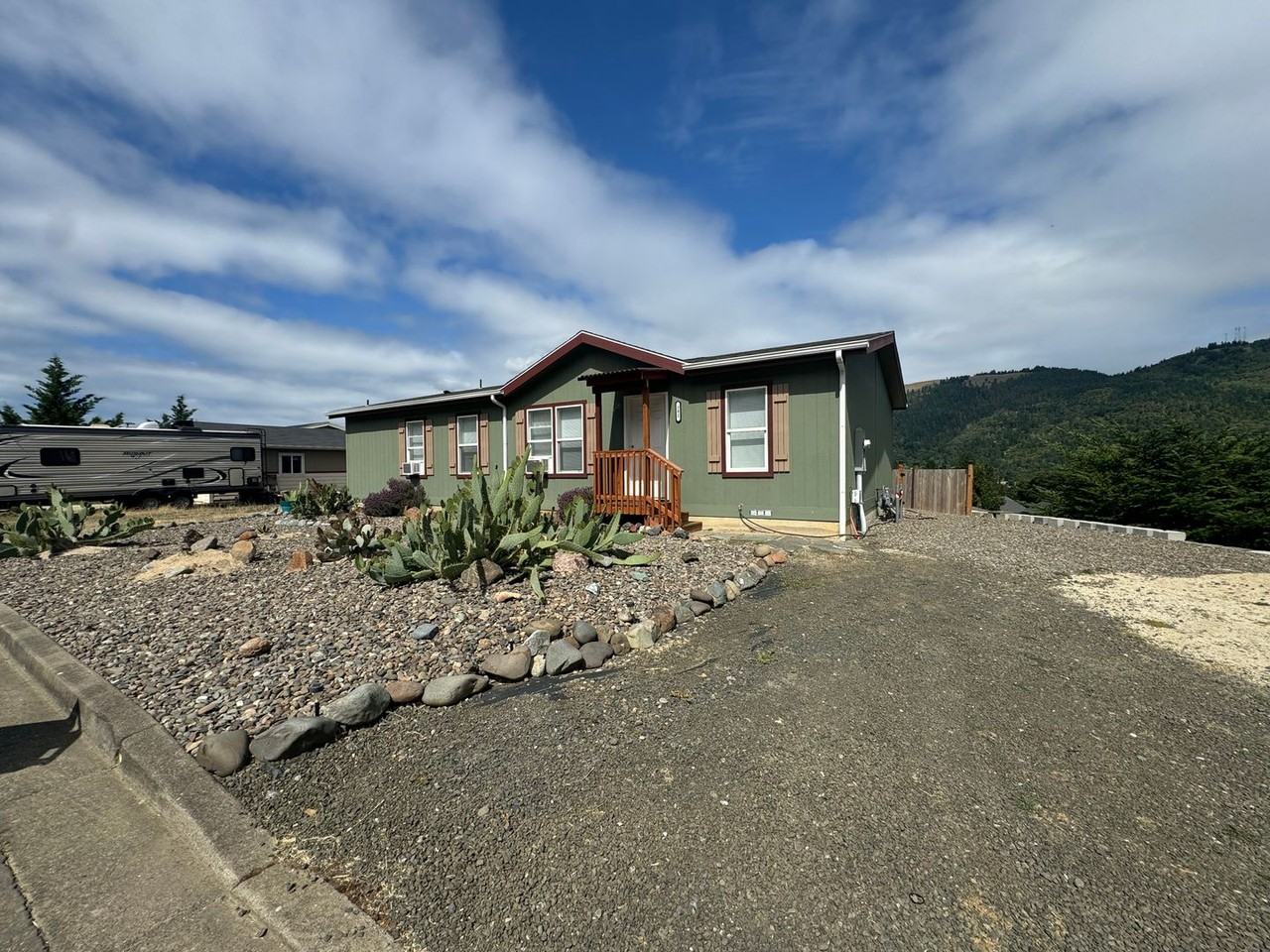 382 Clark St - Photo 2 of 25