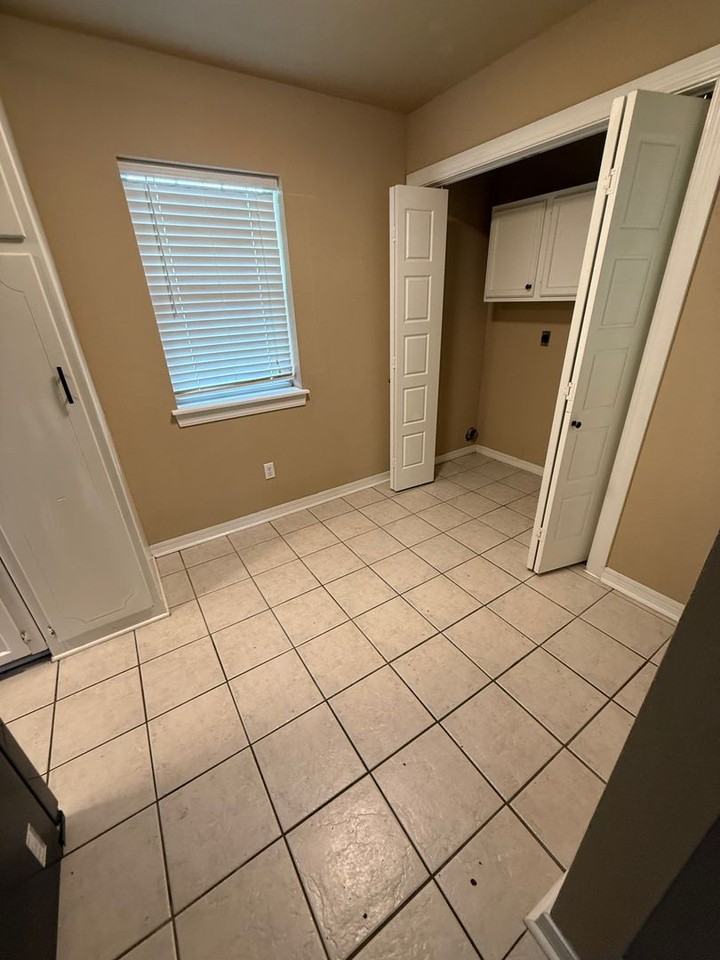 1400 Bon Air St - Photo 7 of 11