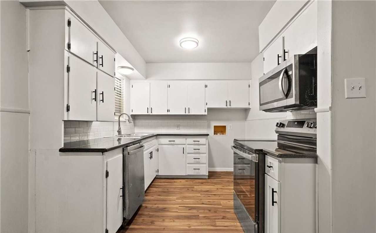 809 Shady Ln - Photo 3 of 19