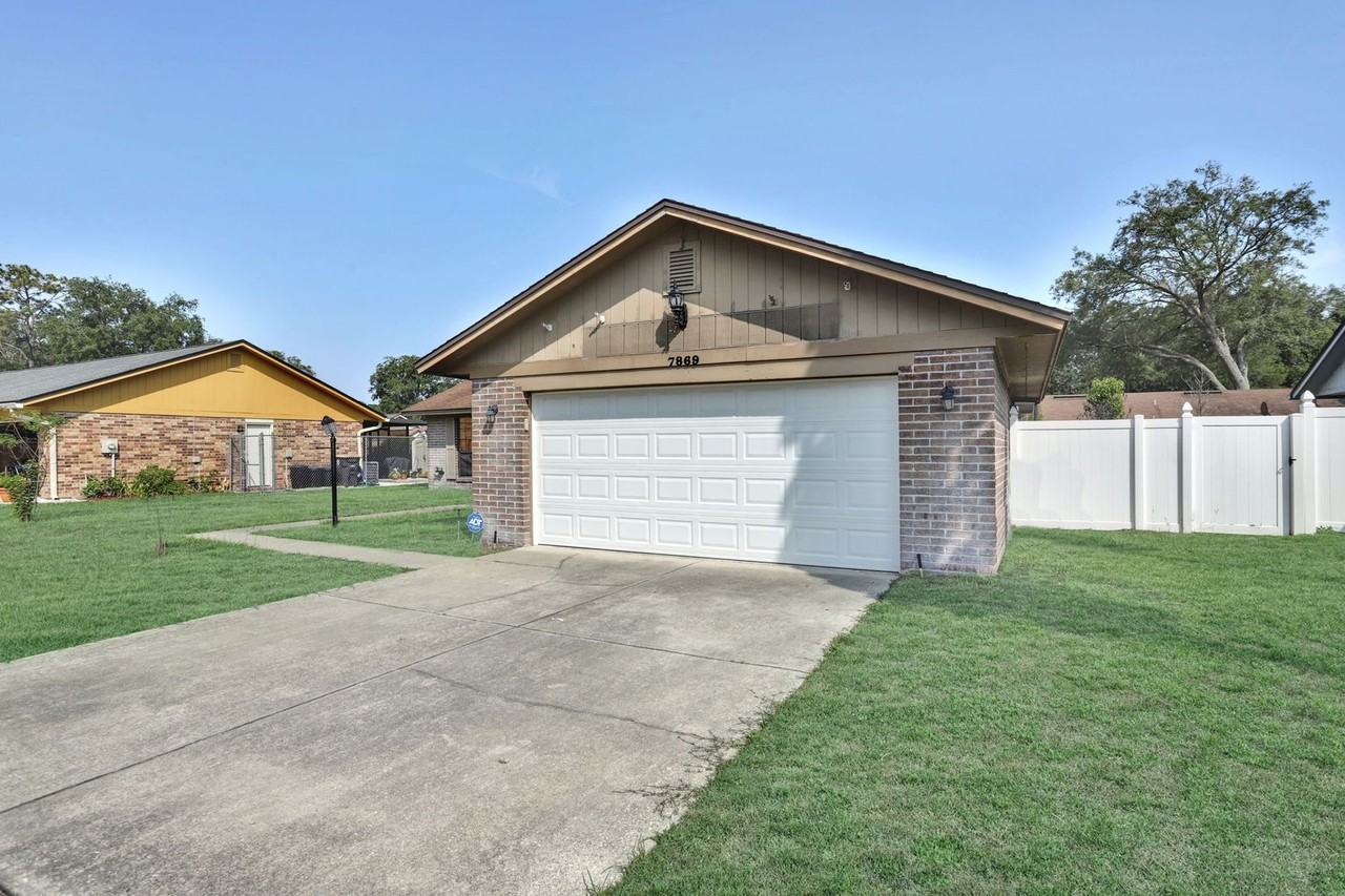 7869 Jeff Dr - Photo 2 of 20