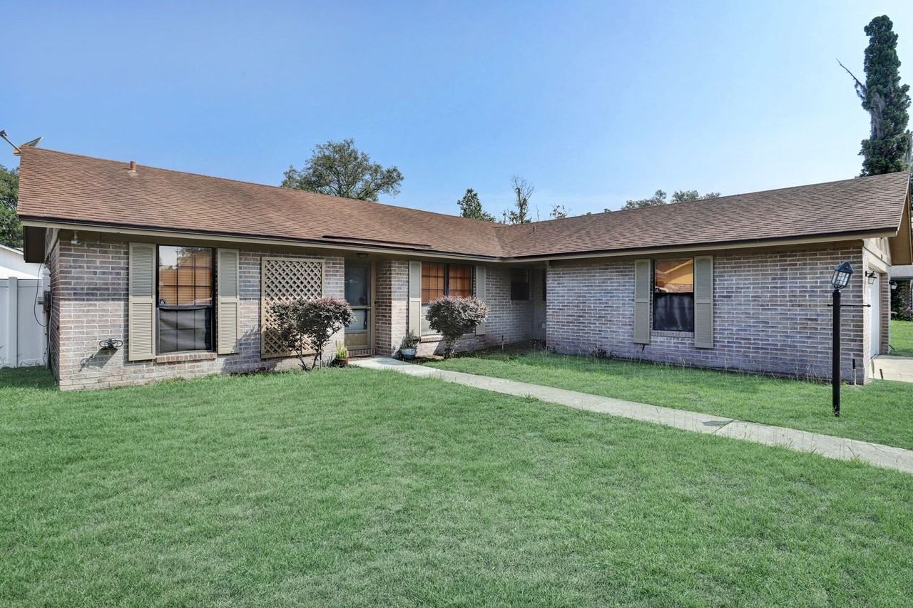 7869 Jeff Dr - Photo 3 of 20