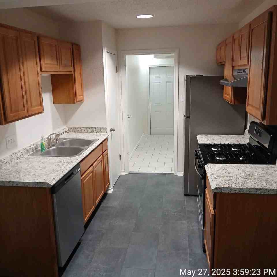 1011 Woodlief Trl - Photo 2 of 11