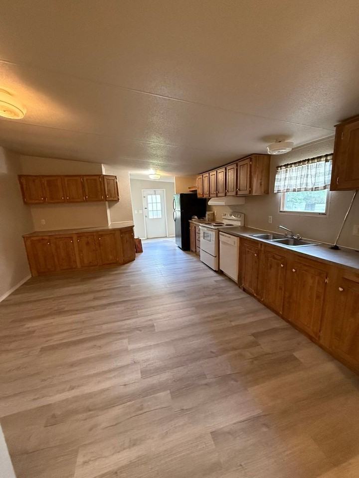 3246 Rudy Road Est - Photo 3 of 14