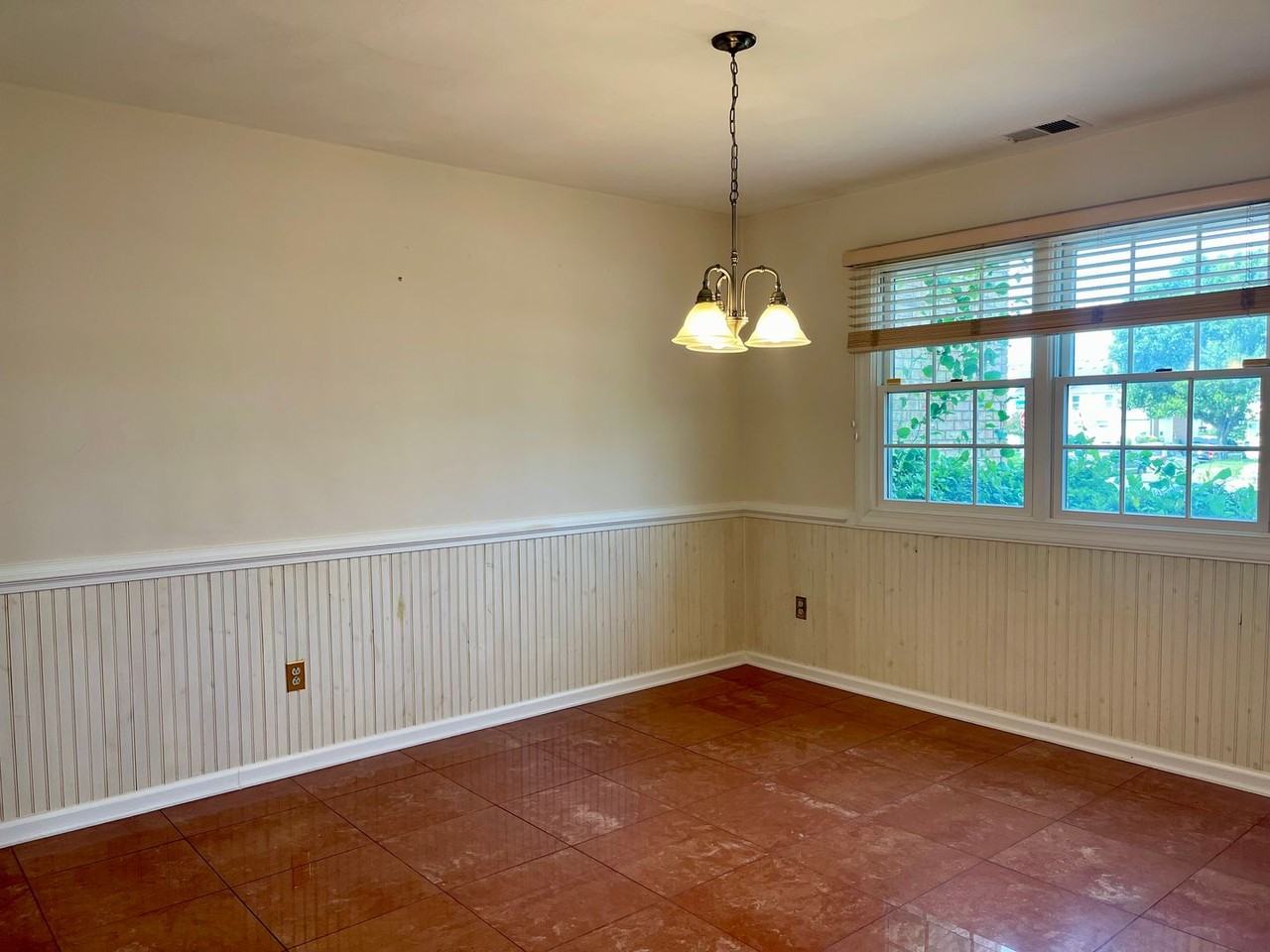2402 Whaler Ct - Photo 5 of 26