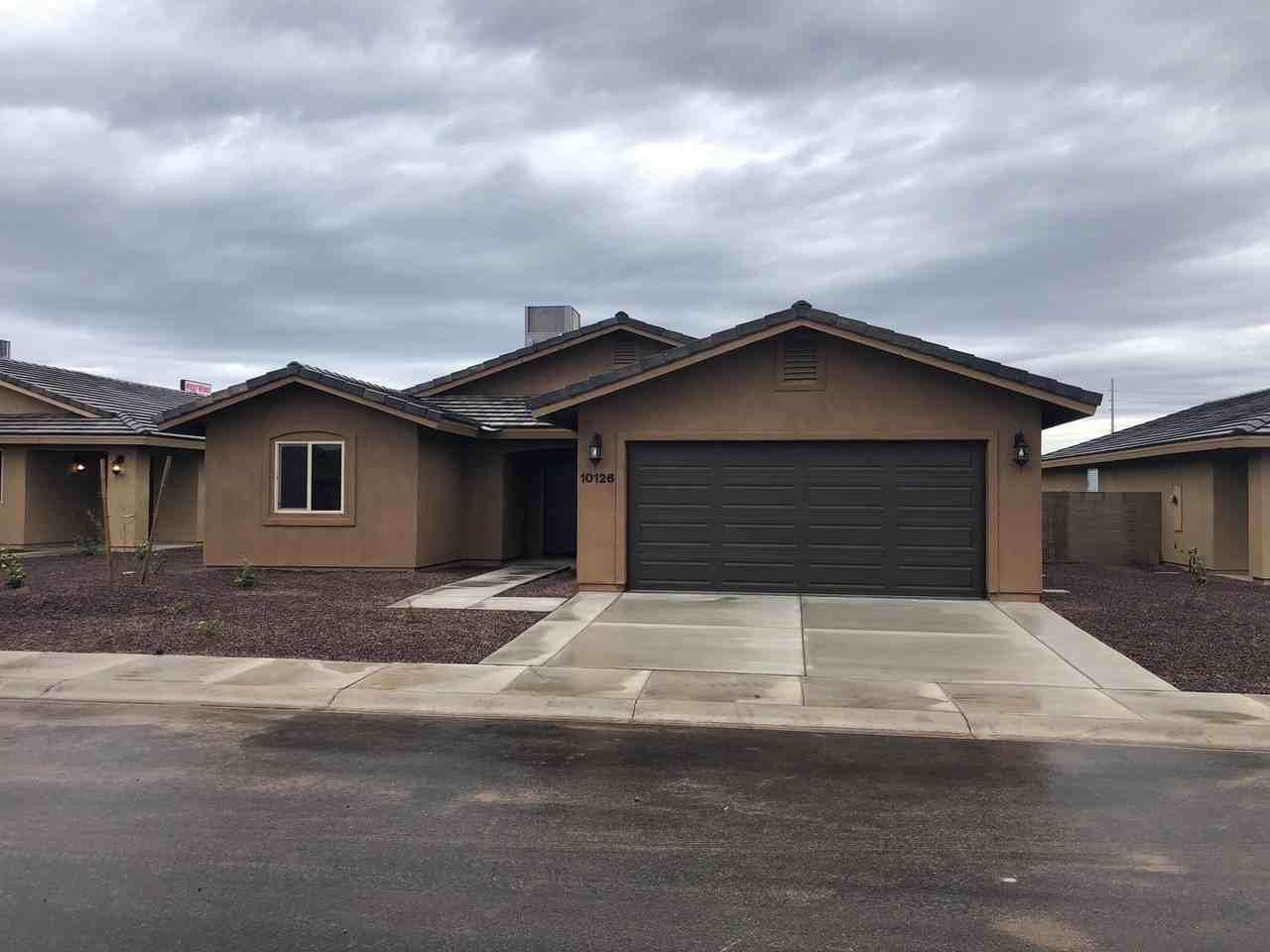 10126 E 33rd St - Photo 2 of 11