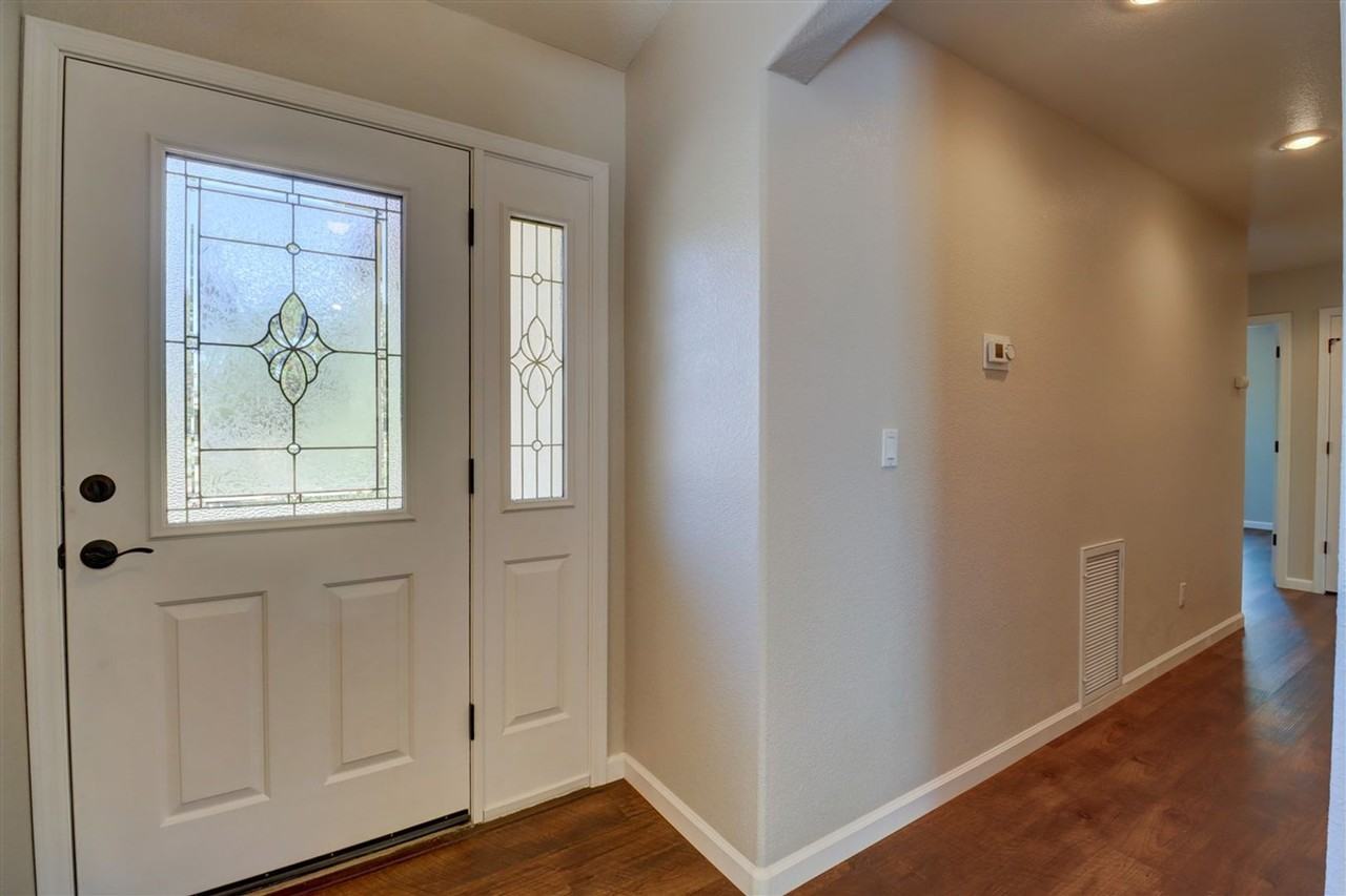 726 Prescott Heights Dr - Photo 4 of 45