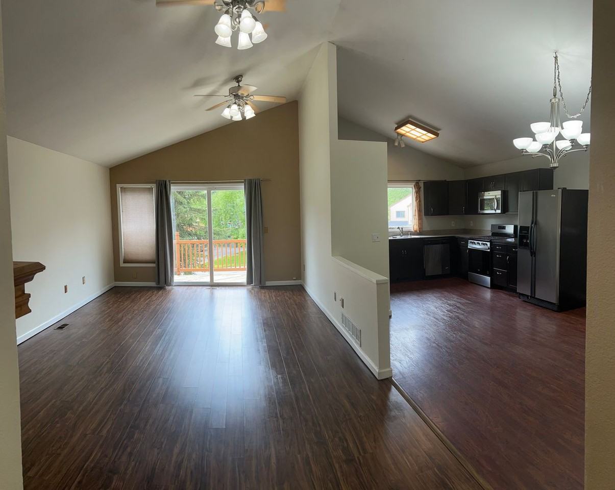 9303 Hall Cir - Photo 2 of 23