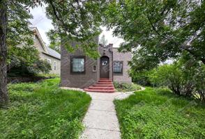 featured image of 402 Warren Ave