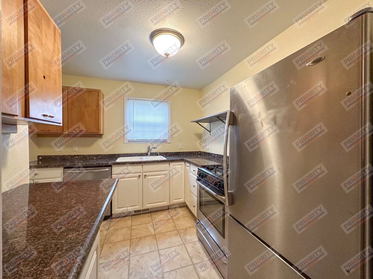 402 Warren Ave - Photo 6 of 17