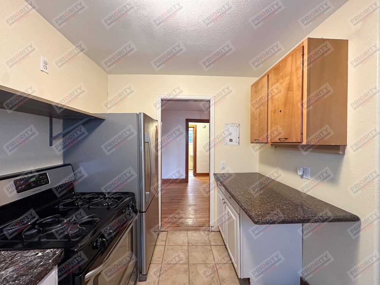 402 Warren Ave - Photo 7 of 17