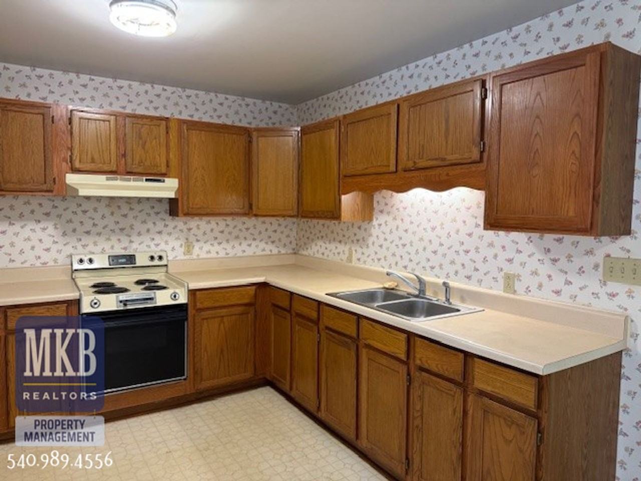 122 Kimball Ave - Photo 2 of 15