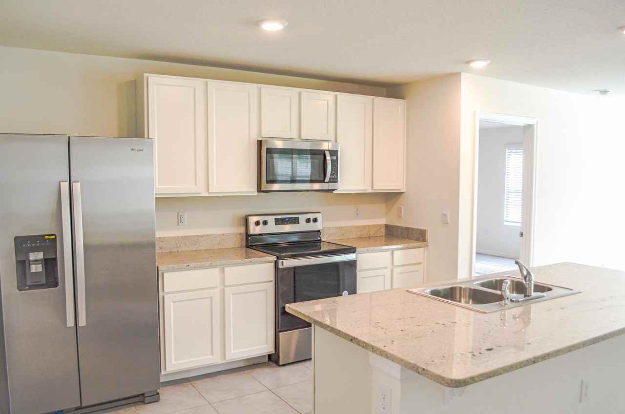 2167 NW 246th Ter - Photo 5 of 20