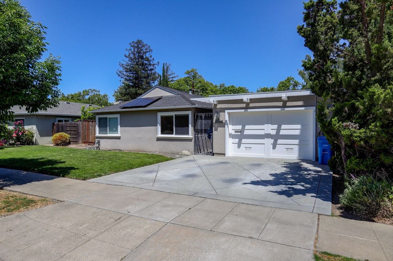 2746 Massachusetts Ave - Photo 2 of 35