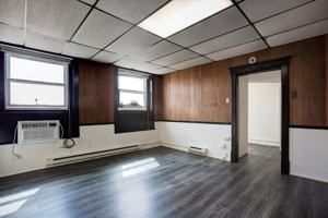 featured image of 620 1/2 Main St E #2