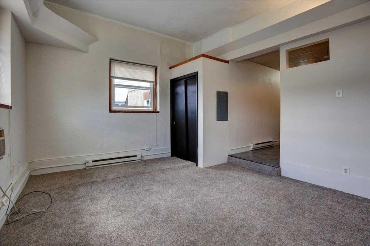 620 1/2 Main St E #4 - Photo 2 of 6