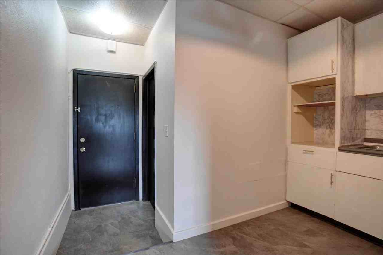 620 1/2 Main St E #4 - Photo 6 of 6