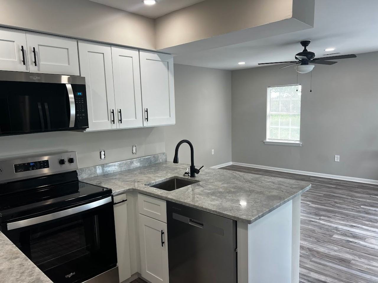 501 44th Ave N - Photo 6 of 12