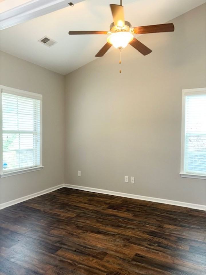 270 Massey Cir - Photo 3 of 17