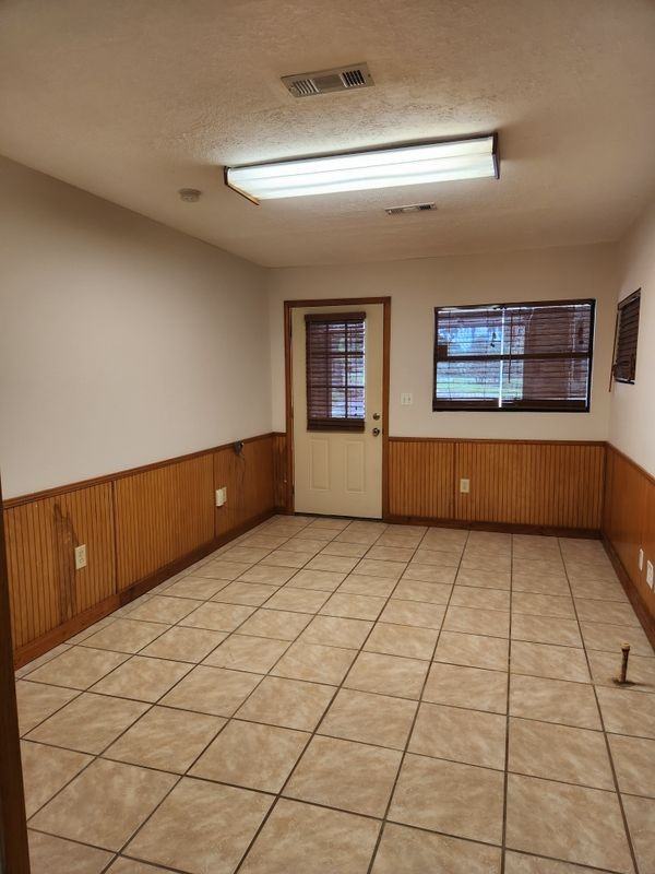 5212 Bertsville Rd - Photo 7 of 30