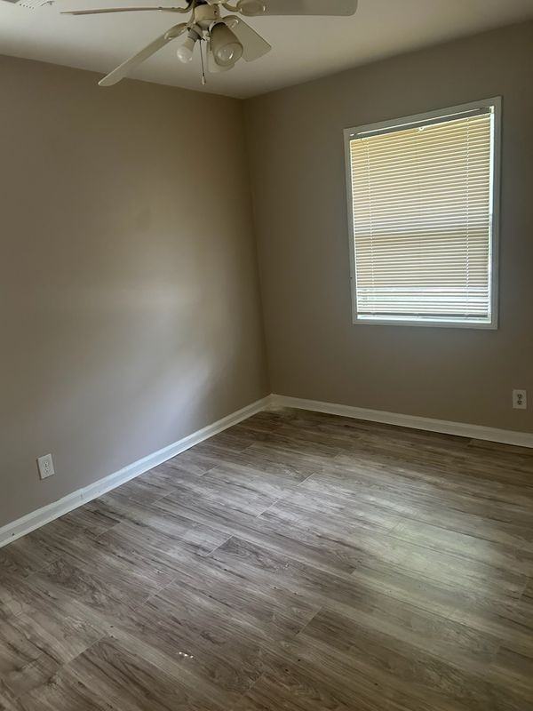 2418 Adger Rd - Photo 3 of 5
