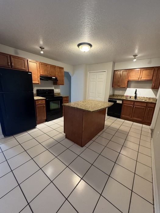 215 Bennett St - Photo 2 of 4