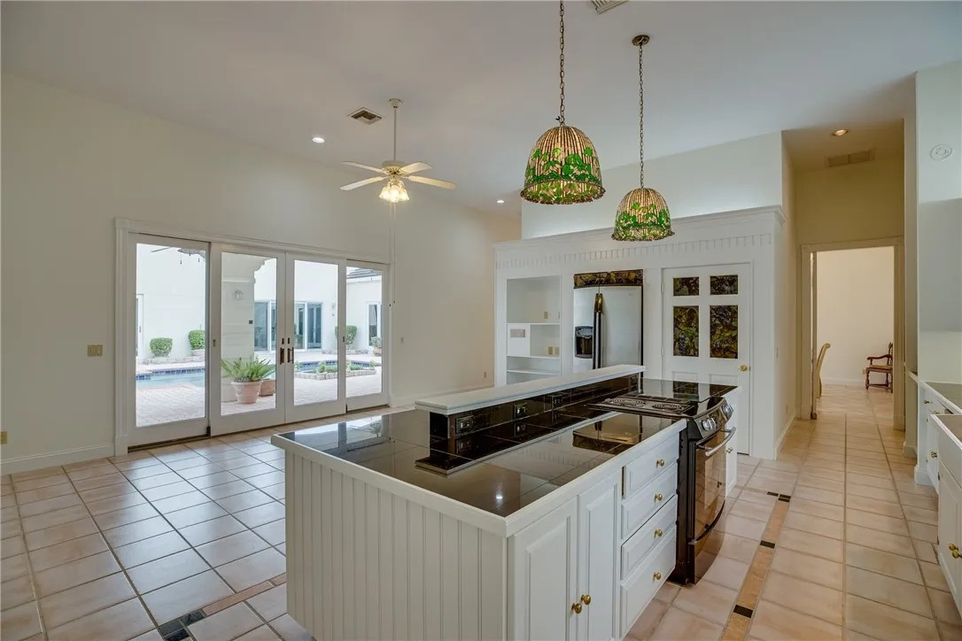 8414 Poinciana Pl #NA - Photo 2 of 7