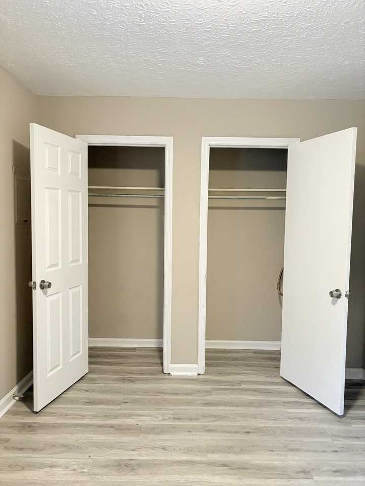 1367 Clay St #D7 - Photo 6 of 7