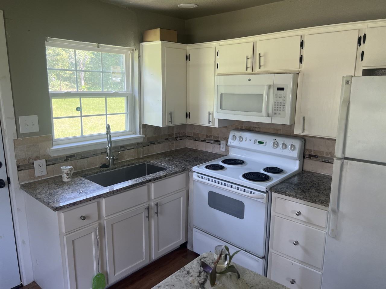 216 Creekview Ln #NA - Photo 3 of 9