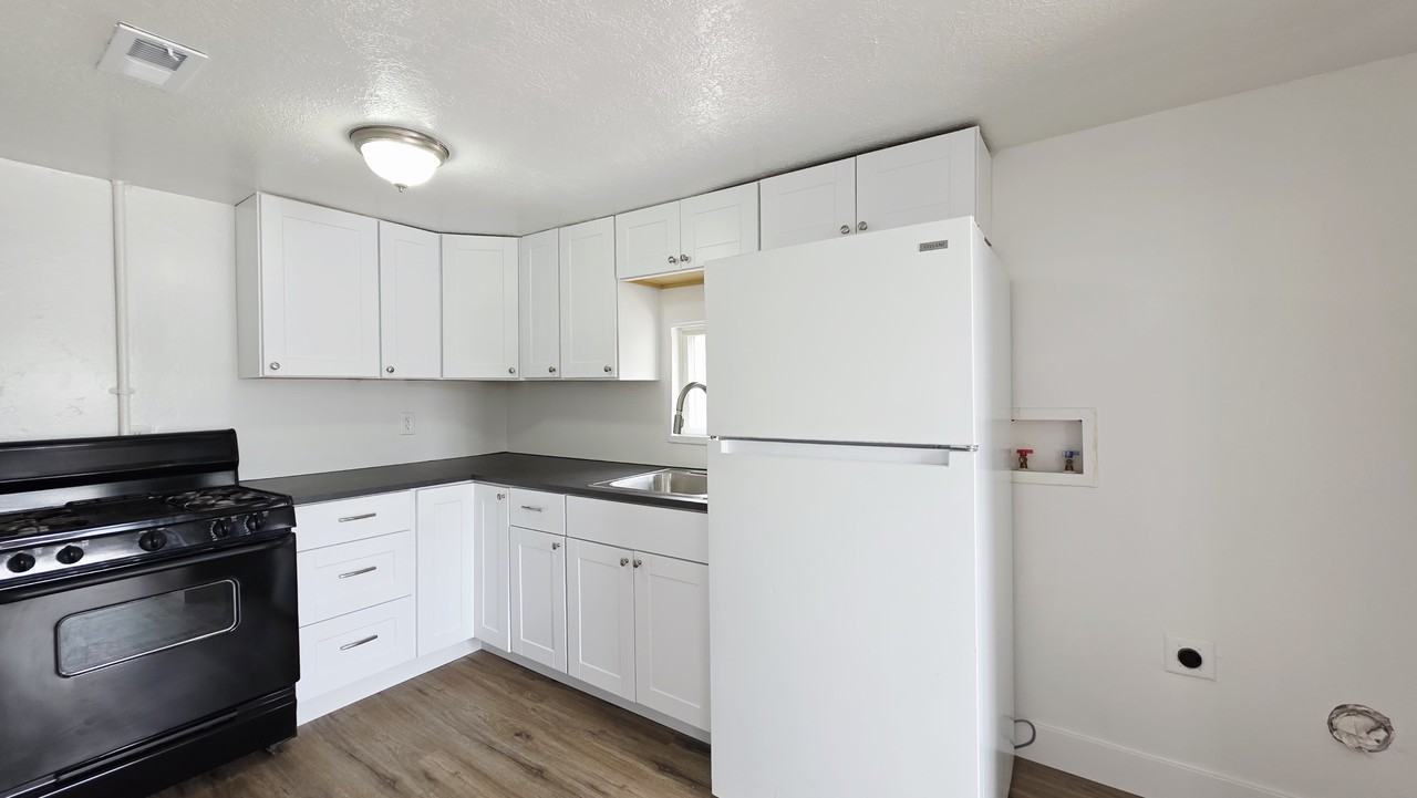 428 S Navajo St #NA - Photo 4 of 12