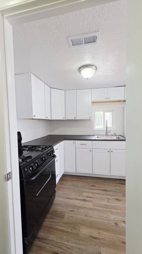 428 S Navajo St #NA - Photo 5 of 12