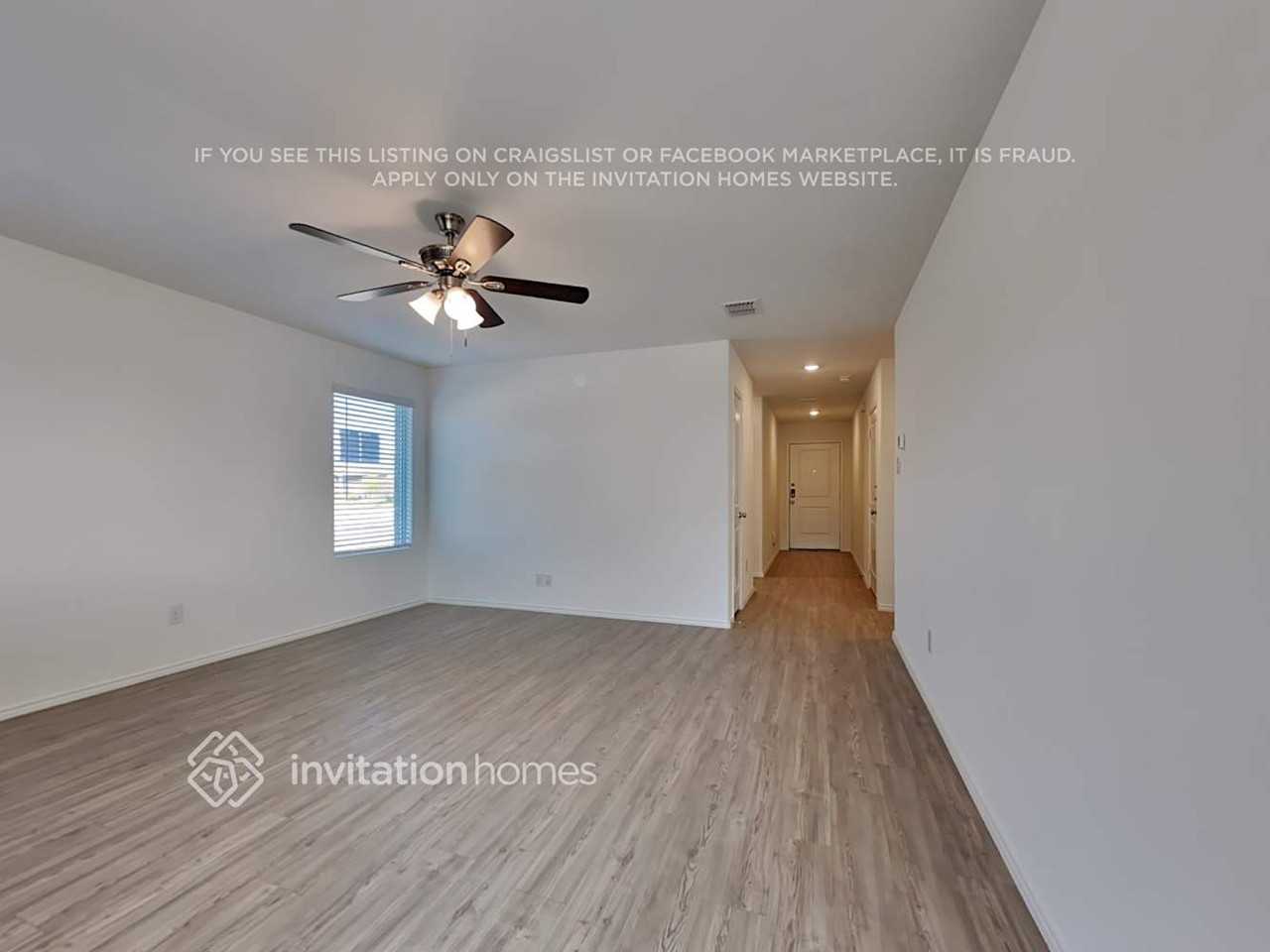 1009 Wildflower St - Photo 3 of 17