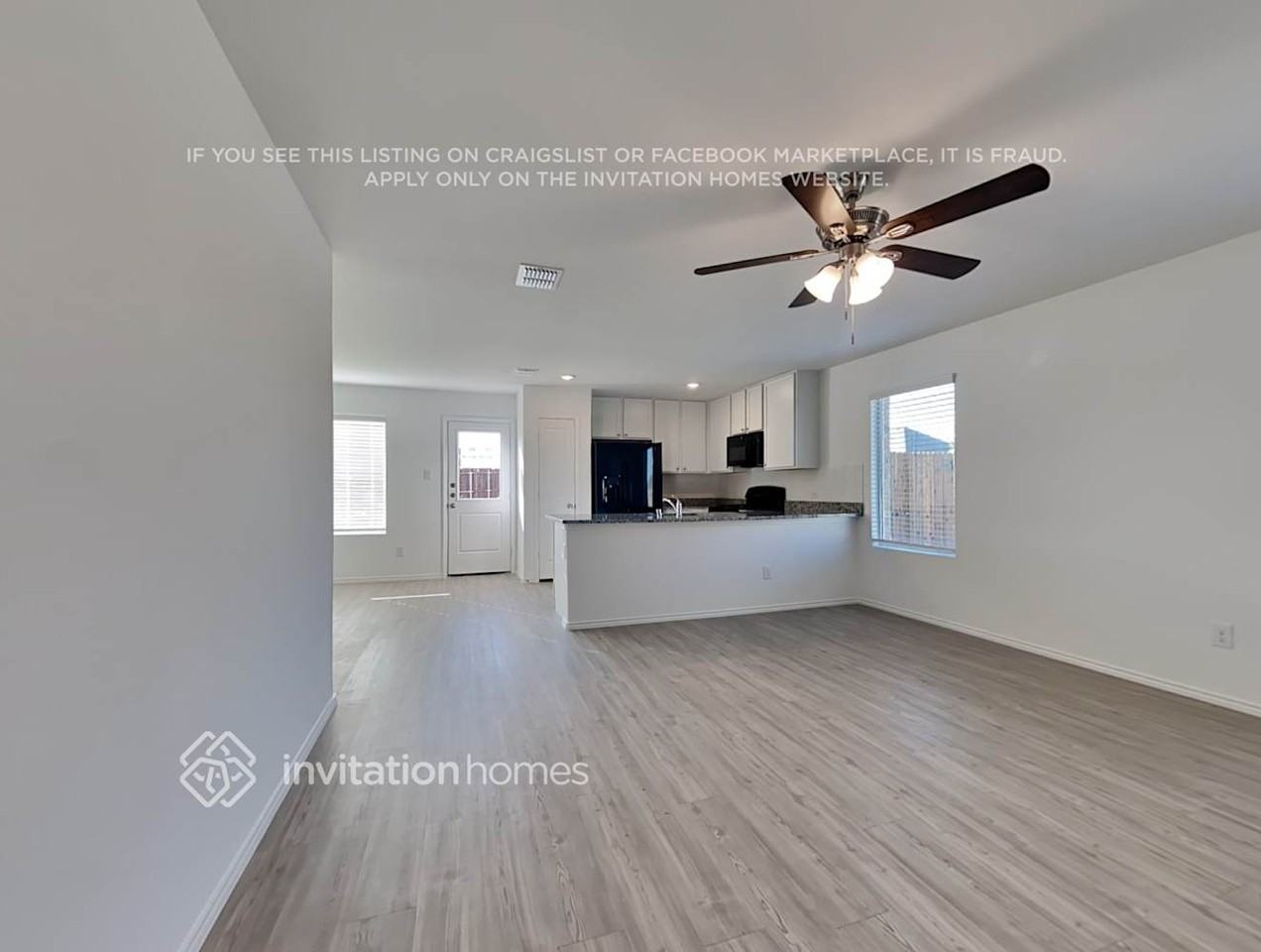 1009 Wildflower St - Photo 4 of 17