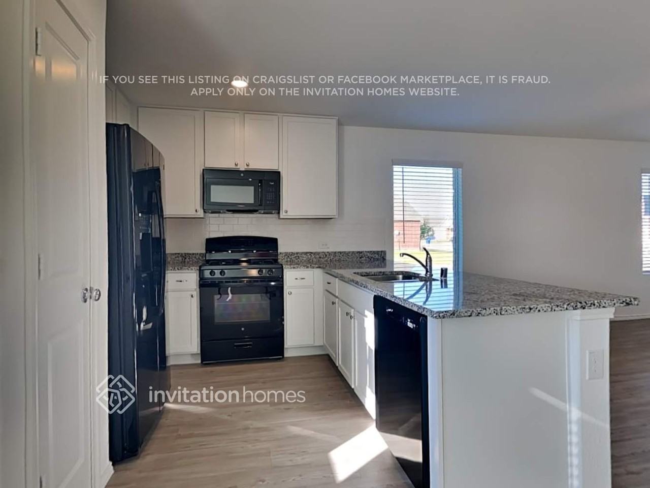 1009 Wildflower St - Photo 5 of 17