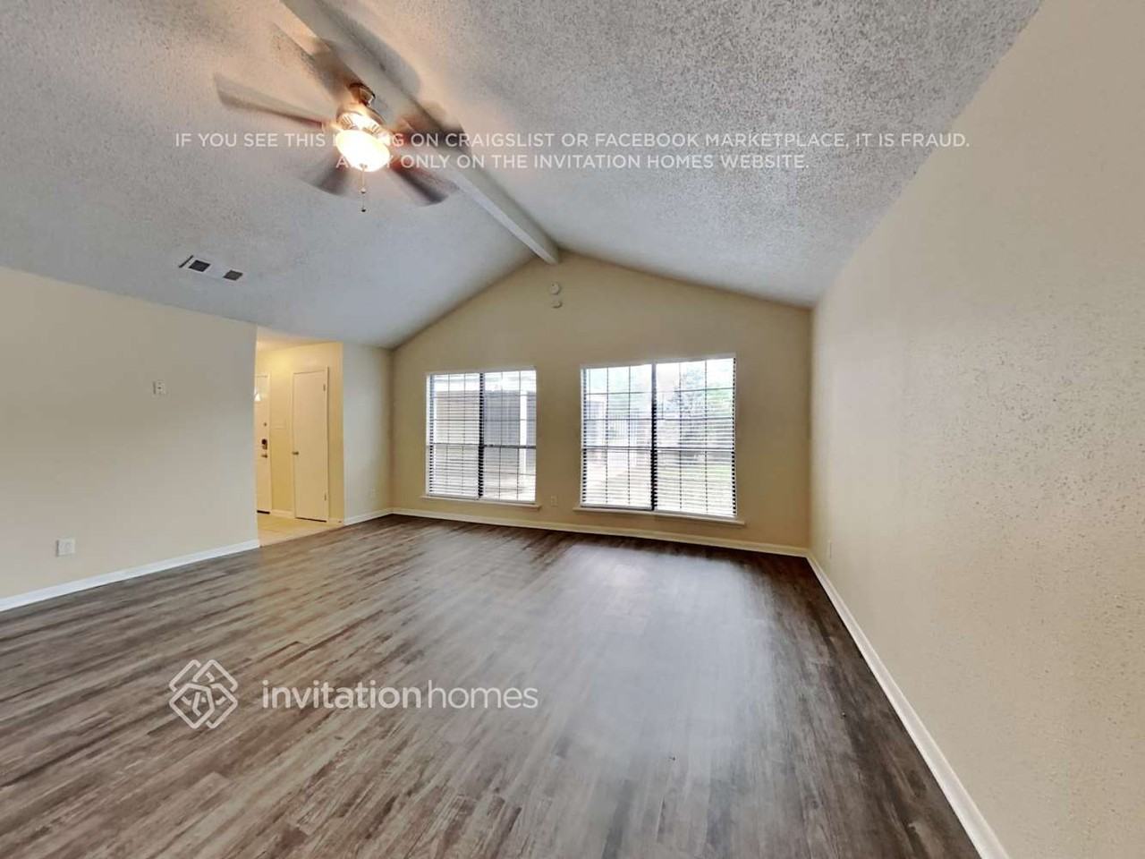 11911 N Youngwood Ln - Photo 3 of 18