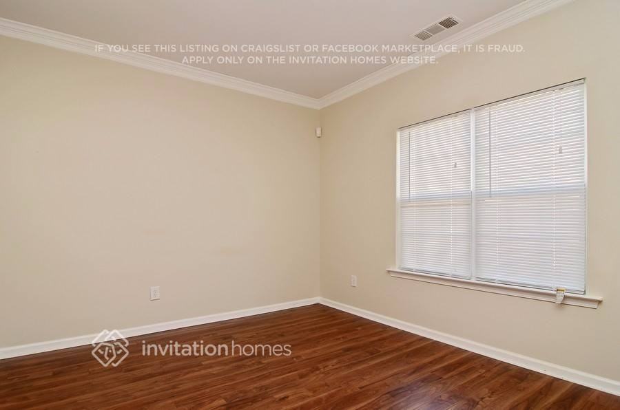 7718 Parkside Dr - Photo 3 of 12