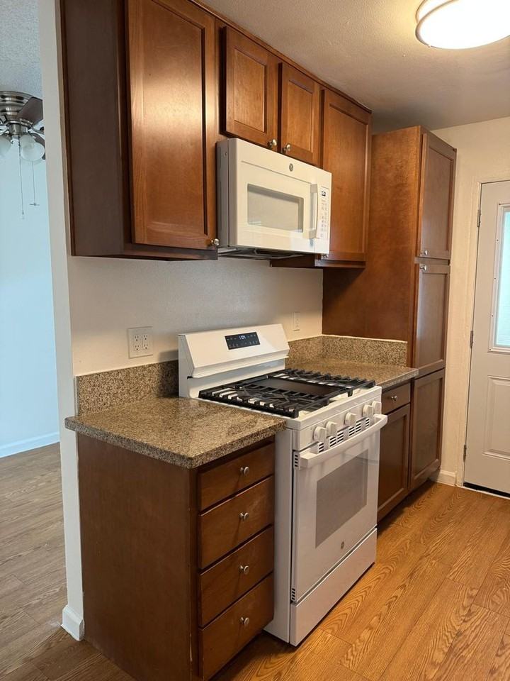 Park House Apartments - Photo 5 of 12