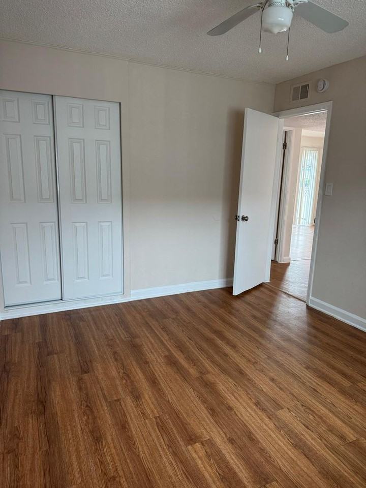 Park House Apartments - Photo 7 of 12