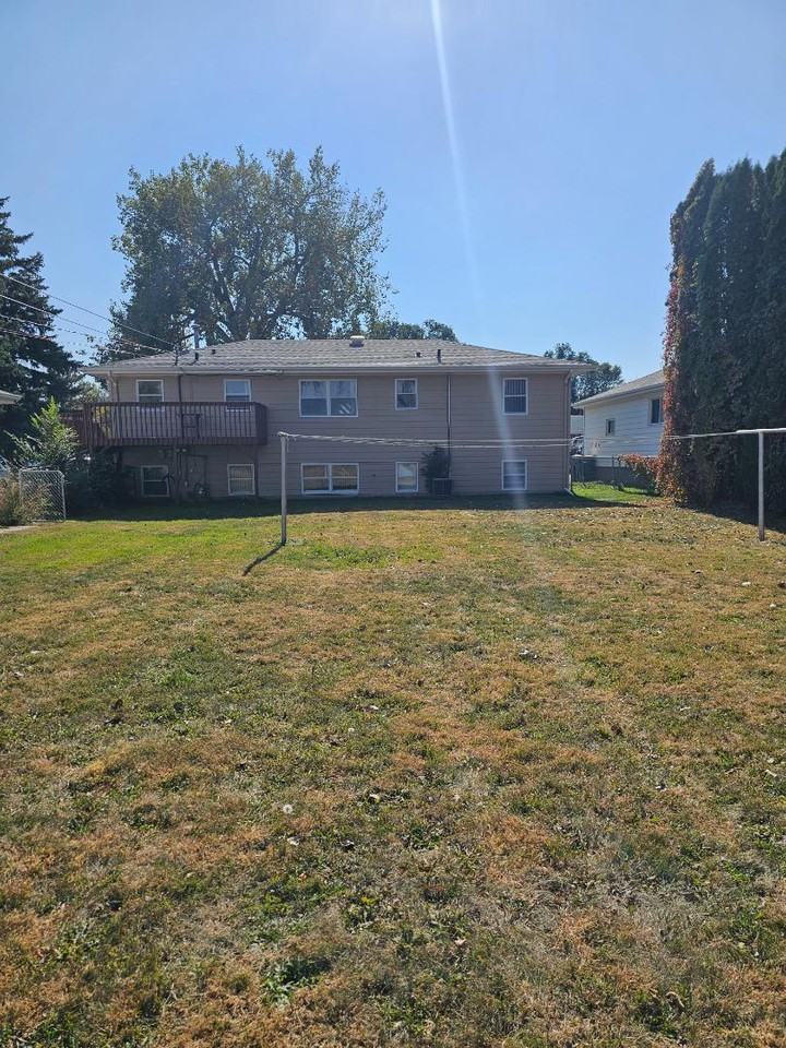 808 W Sweet Ave - Photo 2 of 26