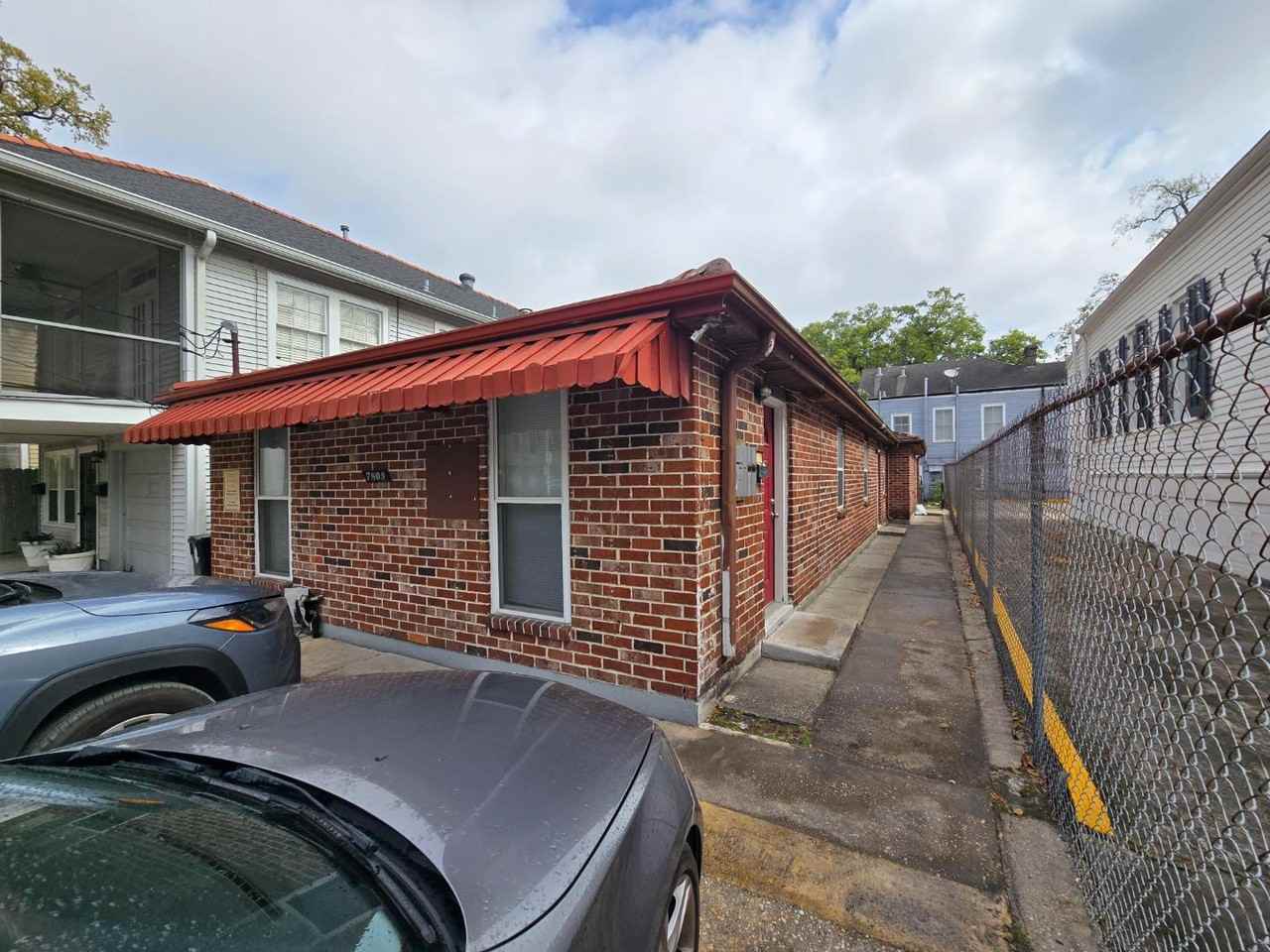 7809 Maple St - Photo 2 of 2