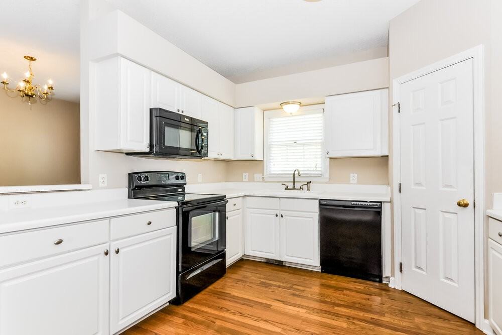 4900 Royal Troon Dr - Photo 7 of 15