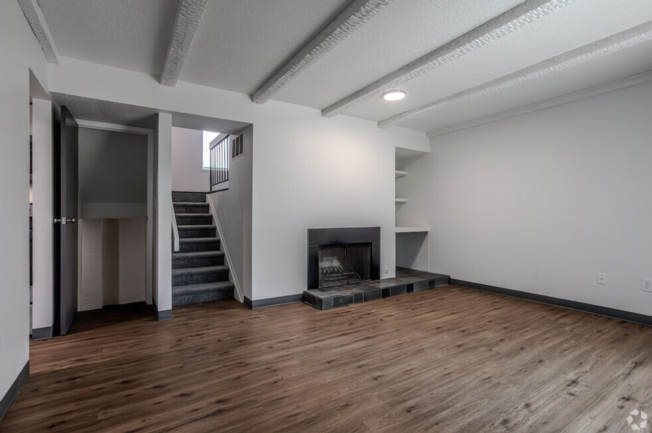 Londondale Village - Photo 6 of 24