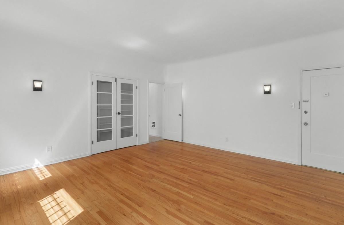 6282 Commodore Sloat Dr ##4 - Photo 3 of 25